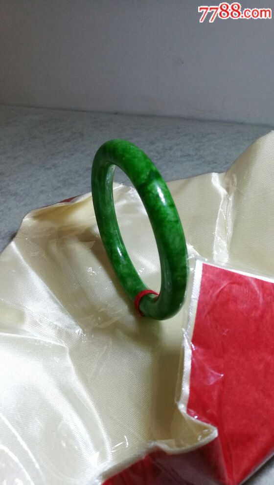 b货手镯特征,b货翡翠手镯价格-第2张图片-翡翠网 b货手镯特征,b货翡翠手镯价格-第2张图片-翡翠网