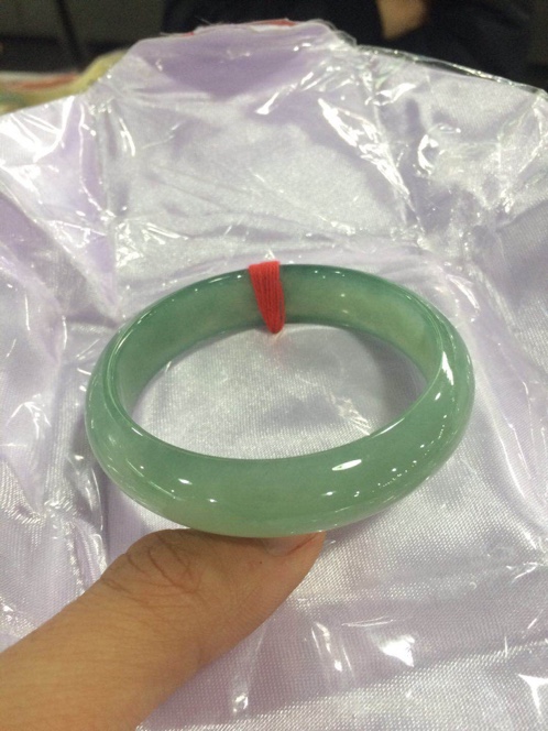 好的翡翠手镯图片浅蓝色翡翠手镯图片-第1张图片-翡翠网 好的翡翠手镯图片浅蓝色翡翠手镯图片-第1张图片-翡翠网