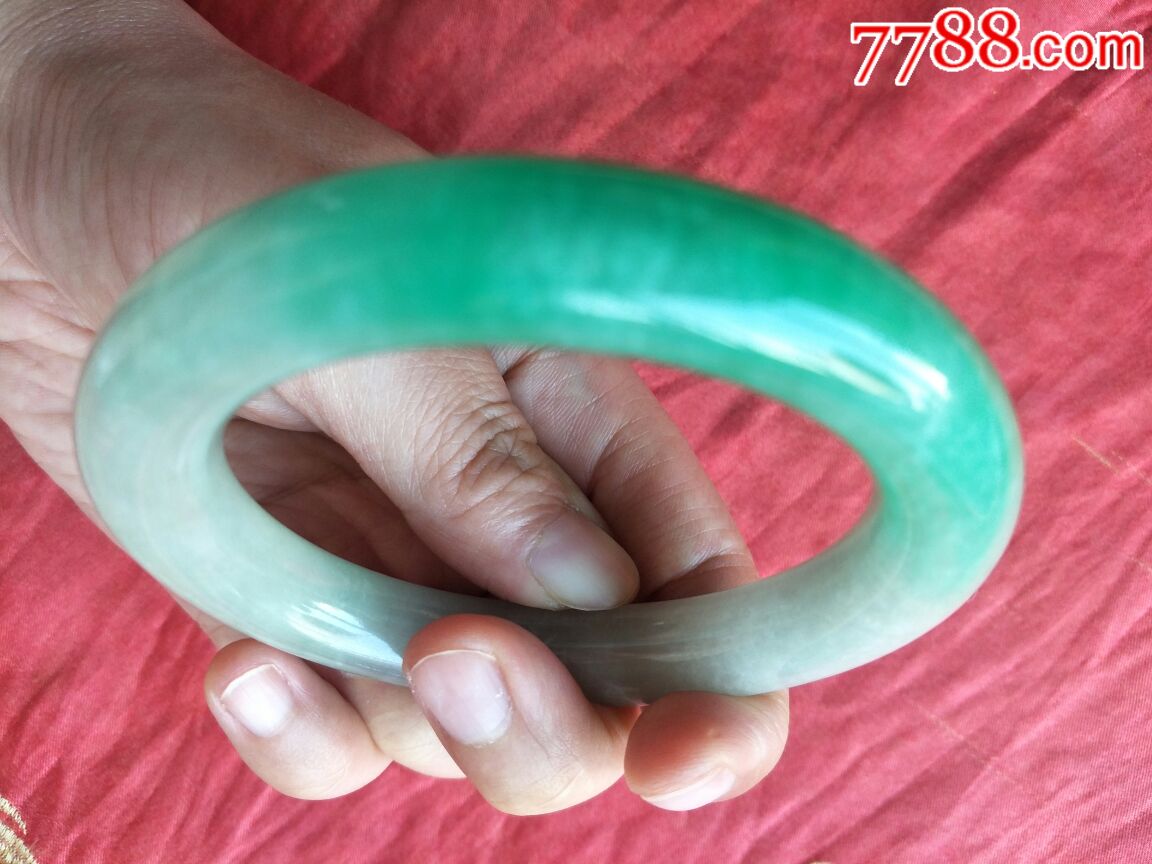 老货圆条翡翠手镯,翡翠圆条镯尺寸标准-第1张图片-翡翠网 老货圆条翡翠手镯,翡翠圆条镯尺寸标准-第1张图片-翡翠网