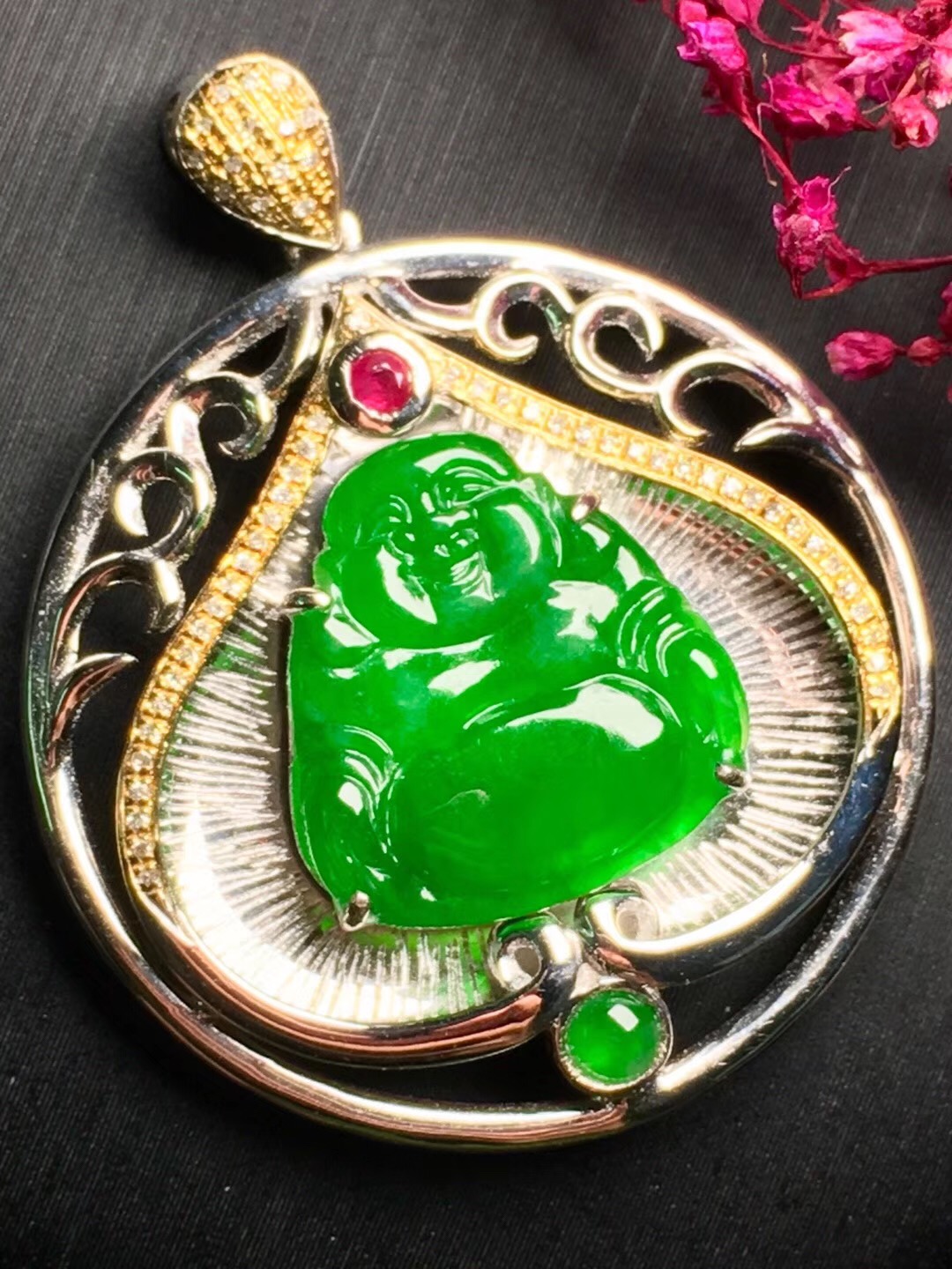 翡翠原石直播骗局,万贺翡翠手镯直播间-第1张图片-翡翠网 翡翠原石直播骗局,万贺翡翠手镯直播间-第1张图片-翡翠网