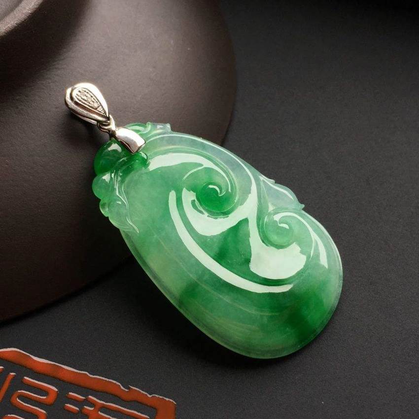 翡翠原石直播骗局,万贺翡翠手镯直播间-第2张图片-翡翠网 翡翠原石直播骗局,万贺翡翠手镯直播间-第2张图片-翡翠网