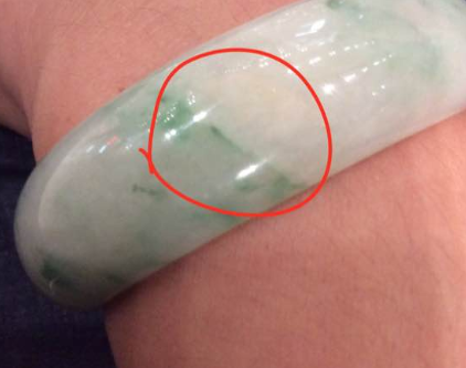 怎么辨别翡翠手镯的真假,2000元价位的玉镯-第1张图片-翡翠网