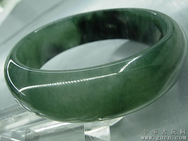 翡翠手镯用什么笔照射冰种翡翠-第2张图片-翡翠网 翡翠手镯用什么笔照射冰种翡翠-第2张图片-翡翠网