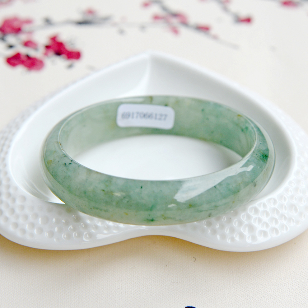 翡翠手镯有棉根是什么意思,含棉翡翠手镯-第1张图片-翡翠网