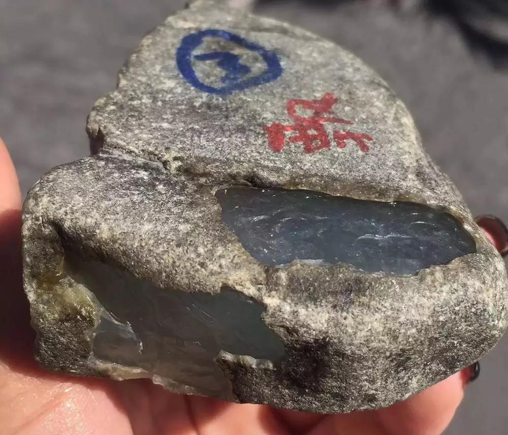 进口翡翠原石价格危地马拉翡翠原石产地-第1张图片-翡翠网 进口翡翠原石价格危地马拉翡翠原石产地-第1张图片-翡翠网