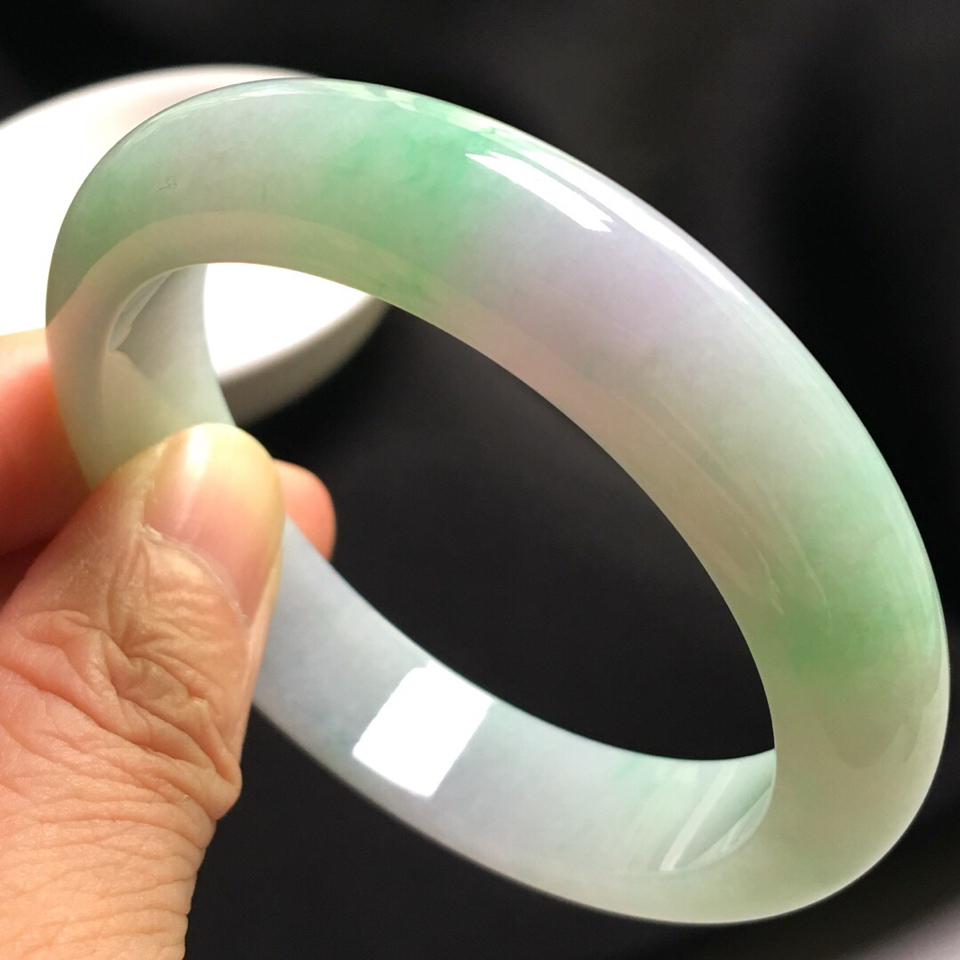 翡翠春带彩手镯图片,翡翠手镯图片-第2张图片-翡翠网 翡翠春带彩手镯图片,翡翠手镯图片-第2张图片-翡翠网