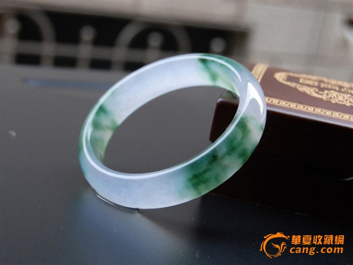 翡翠阳绿手镯,满阳绿手镯图片-第2张图片-翡翠网