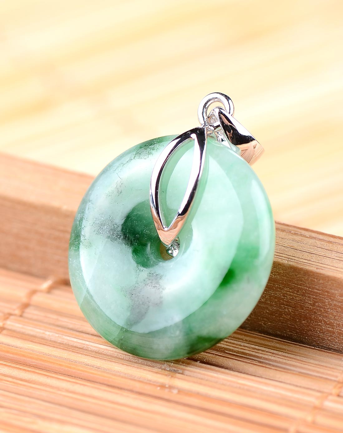 翡翠足金18k价格足金价格-第2张图片-翡翠网 翡翠足金18k价格足金价格-第2张图片-翡翠网