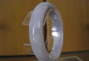 2000左右粗豆种翡翠手镯价格豆青种翡翠手镯价格-第1张图片-翡翠网 2000左右粗豆种翡翠手镯价格豆青种翡翠手镯价格-第1张图片-翡翠网