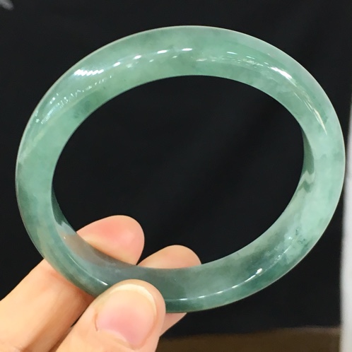 翡翠手镯款式介绍翡翠手镯寓意-第1张图片-翡翠网