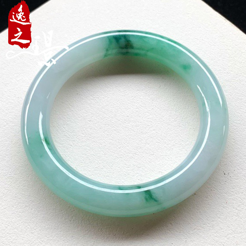 翡翠手镯冰种绿,阳绿翡翠手镯-第1张图片-翡翠网 翡翠手镯冰种绿,阳绿翡翠手镯-第1张图片-翡翠网