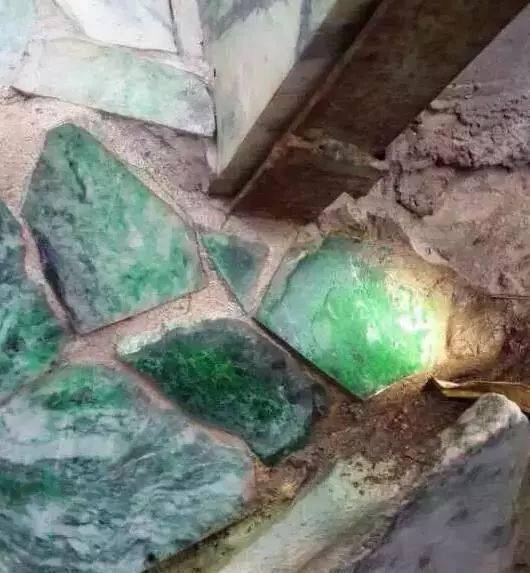 阜阳翡翠原石在哪里购买翡翠原石哪有-第2张图片-翡翠网 阜阳翡翠原石在哪里购买翡翠原石哪有-第2张图片-翡翠网