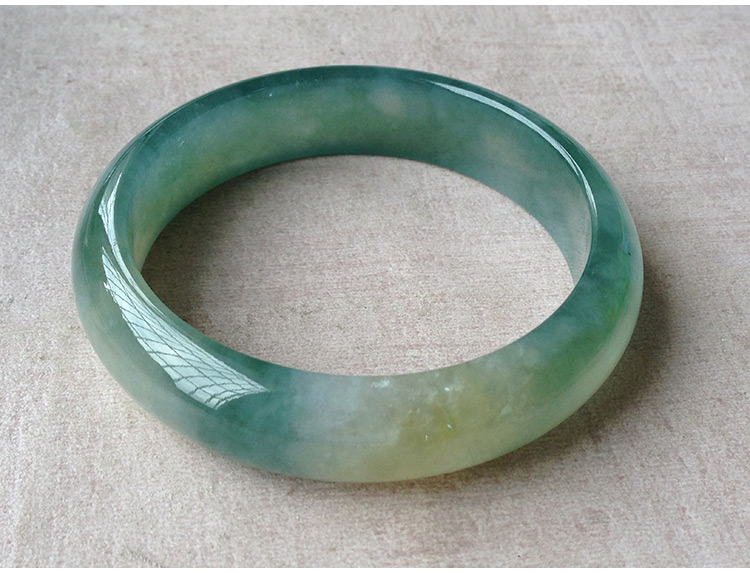 6000芙蓉种翡翠手镯,芙蓉绿翡翠手镯-第2张图片-翡翠网 6000芙蓉种翡翠手镯,芙蓉绿翡翠手镯-第2张图片-翡翠网
