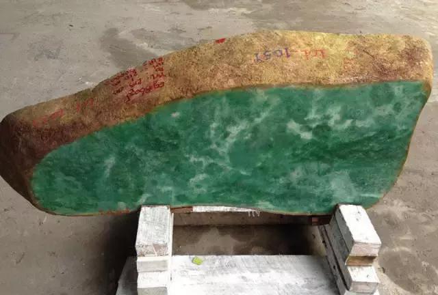 缅甸翡翠矿口都有哪些,缅甸翡翠原石厂区-第2张图片-翡翠网 缅甸翡翠矿口都有哪些,缅甸翡翠原石厂区-第2张图片-翡翠网