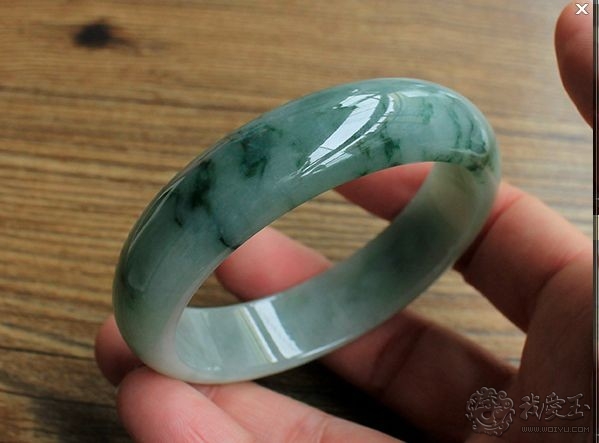 详解翡翠手镯,a货翡翠手镯-第1张图片-翡翠网