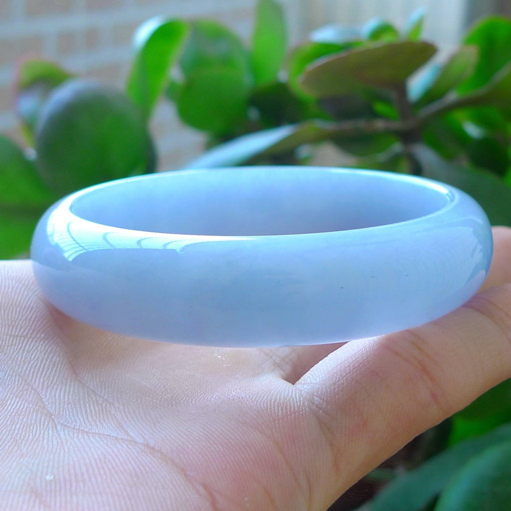 蓝色翡翠手镯做法翡翠手镯多少钱-第1张图片-翡翠网