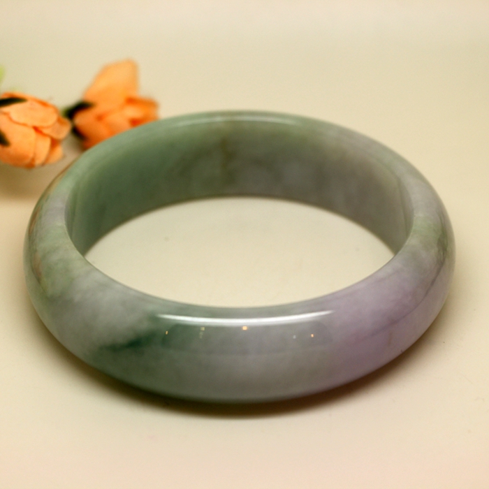 什么是糯种翡翠,春带彩翡翠手镯有石纹-第2张图片-翡翠网 什么是糯种翡翠,春带彩翡翠手镯有石纹-第2张图片-翡翠网