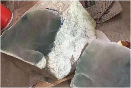 翡翠原石价值,翡翠原石精品切割-第1张图片-翡翠网 翡翠原石价值,翡翠原石精品切割-第1张图片-翡翠网