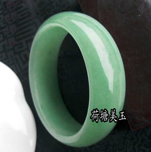 50万以上的翡翠手镯a级翡翠手镯升值空间-第2张图片-翡翠网 50万以上的翡翠手镯a级翡翠手镯升值空间-第2张图片-翡翠网