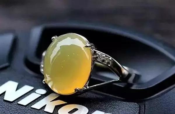 金色翡翠价格,金翡翠-第2张图片-翡翠网 金色翡翠价格,金翡翠-第2张图片-翡翠网