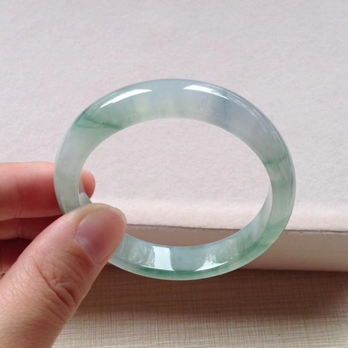 翡翠手镯多少钱一只翡翠多少钱一克-第1张图片-翡翠网 翡翠手镯多少钱一只翡翠多少钱一克-第1张图片-翡翠网