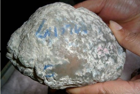 翡翠原料价格,一克翡翠多少钱-第2张图片-翡翠网 翡翠原料价格,一克翡翠多少钱-第2张图片-翡翠网