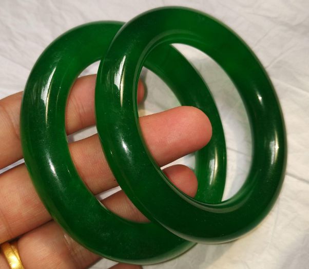 翡翠镯子鉴别翡翠手镯裂痕修补-第1张图片-翡翠网 翡翠镯子鉴别翡翠手镯裂痕修补-第1张图片-翡翠网