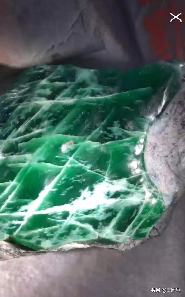 缅甸翡翠直播代购原石可以买吗,缅甸翡翠厂家-第1张图片-翡翠网 缅甸翡翠直播代购原石可以买吗,缅甸翡翠厂家-第1张图片-翡翠网