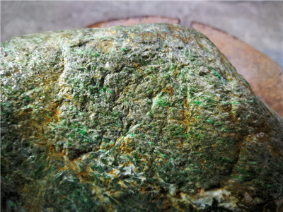 翡翠原石底,翡翠色带原石图片-第1张图片-翡翠网 翡翠原石底,翡翠色带原石图片-第1张图片-翡翠网