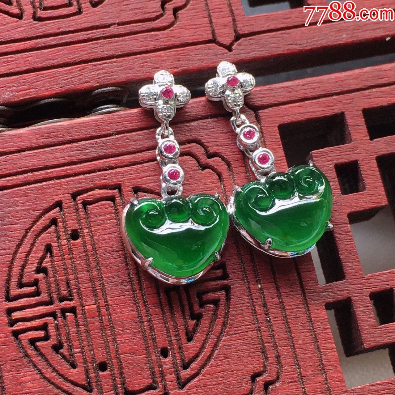 翡翠圆耳钉镶嵌款式图片,翡翠耳钉图片及价格-第2张图片-翡翠网 翡翠圆耳钉镶嵌款式图片,翡翠耳钉图片及价格-第2张图片-翡翠网