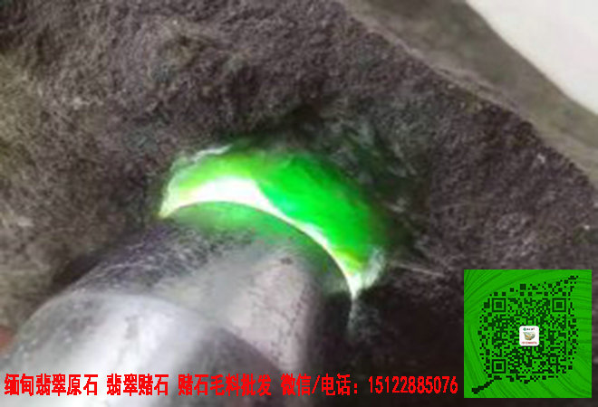 皮薄的翡翠原石怎么去皮,翡翠原石开窗料-第2张图片-翡翠网 皮薄的翡翠原石怎么去皮,翡翠原石开窗料-第2张图片-翡翠网