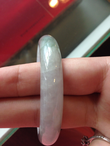 翡翠手镯常见裂痕图片,玉手镯裂纹补救最好办法-第2张图片-翡翠网 翡翠手镯常见裂痕图片,玉手镯裂纹补救最好办法-第2张图片-翡翠网