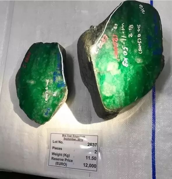 翡翠公盘的知识冰种翡翠-第1张图片-翡翠网 翡翠公盘的知识冰种翡翠-第1张图片-翡翠网