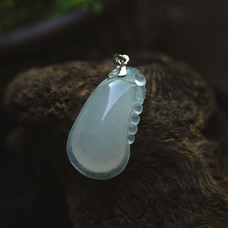 翡翠福瓜的吊坠价格,翡翠福瓜镶嵌-第1张图片-翡翠网 翡翠福瓜的吊坠价格,翡翠福瓜镶嵌-第1张图片-翡翠网