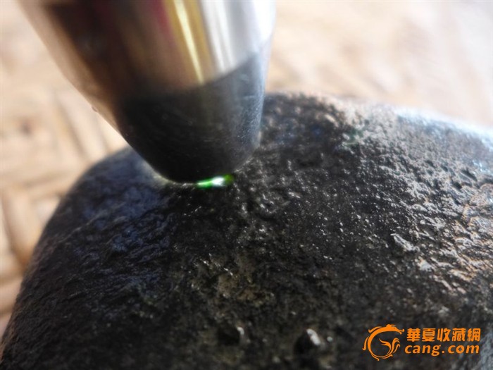 翡翠松花蟒带,翡翠原石全身松花-第1张图片-翡翠网 翡翠松花蟒带,翡翠原石全身松花-第1张图片-翡翠网