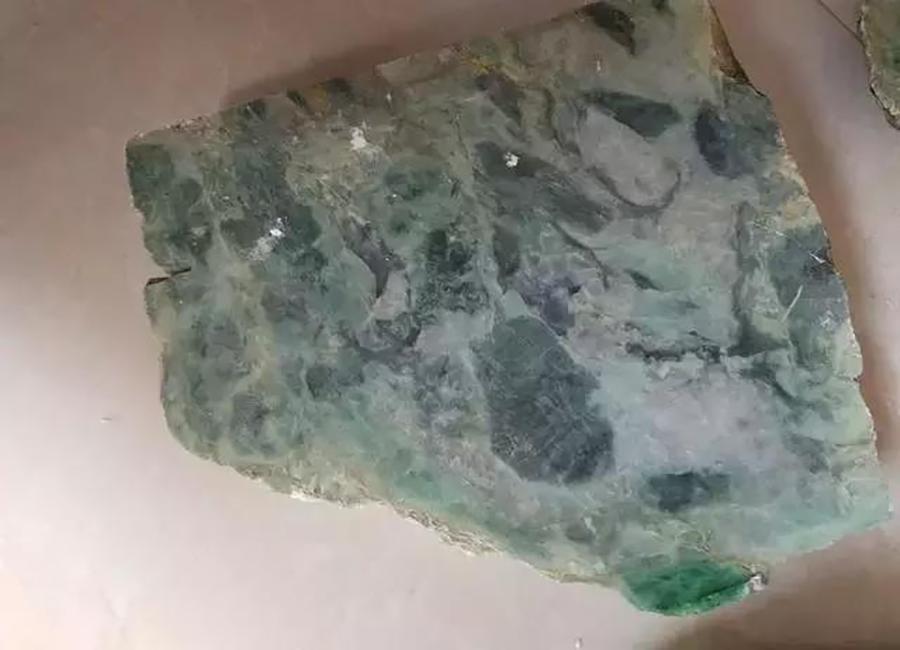 翡翠松花蟒带,翡翠原石全身松花-第2张图片-翡翠网 翡翠松花蟒带,翡翠原石全身松花-第2张图片-翡翠网