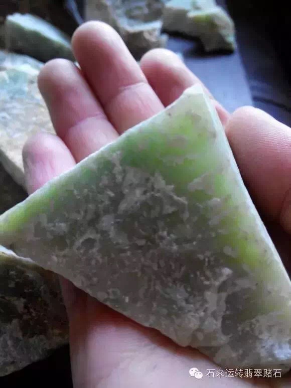 翡翠知识讲堂,翡翠专业知识讲解-第2张图片-翡翠网 翡翠知识讲堂,翡翠专业知识讲解-第2张图片-翡翠网