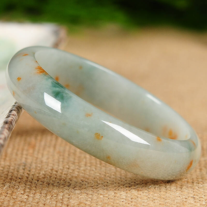 翡翠手镯包金可以碰到水吗翡翠手镯装金-第2张图片-翡翠网 翡翠手镯包金可以碰到水吗翡翠手镯装金-第2张图片-翡翠网