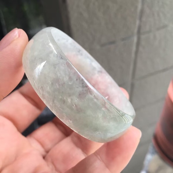 翡翠手镯一般在哪买,花18500买了个翡翠镯子-第2张图片-翡翠网 翡翠手镯一般在哪买,花18500买了个翡翠镯子-第2张图片-翡翠网