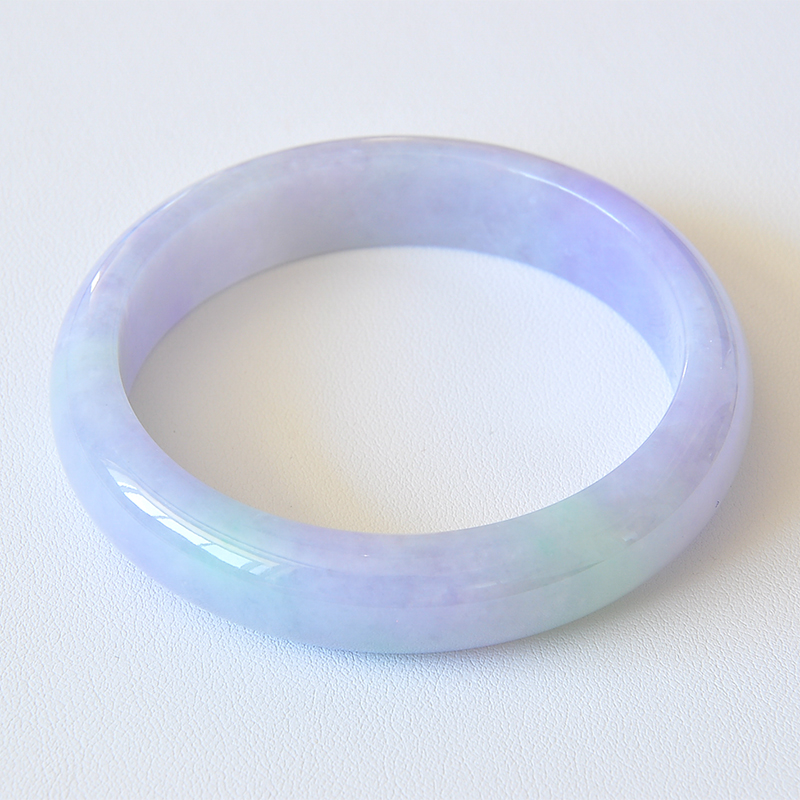 紫罗兰春带彩翡翠手镯2万的白底青翡翠手镯-第2张图片-翡翠网 紫罗兰春带彩翡翠手镯2万的白底青翡翠手镯-第2张图片-翡翠网