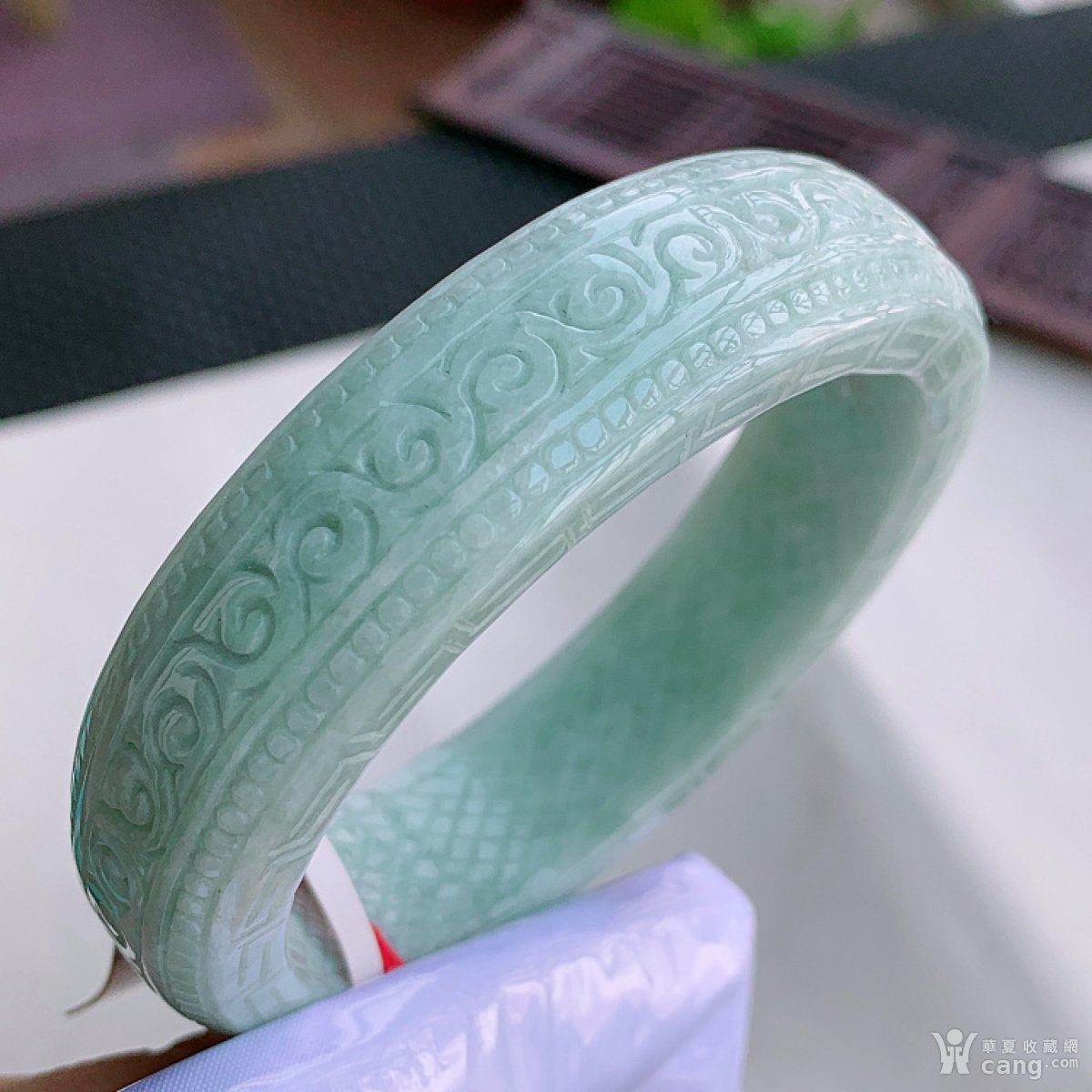 A货翡翠手镯,复古翡翠手镯值钱吗-第2张图片-翡翠网 A货翡翠手镯,复古翡翠手镯值钱吗-第2张图片-翡翠网