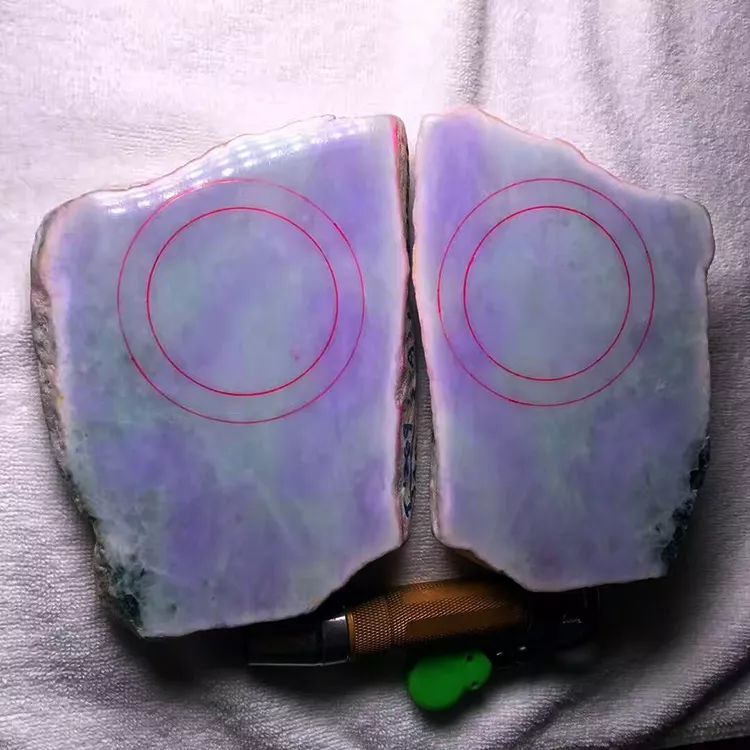 糯种翡翠原石图片,芙蓉种翡翠原石图-第1张图片-翡翠网 糯种翡翠原石图片,芙蓉种翡翠原石图-第1张图片-翡翠网