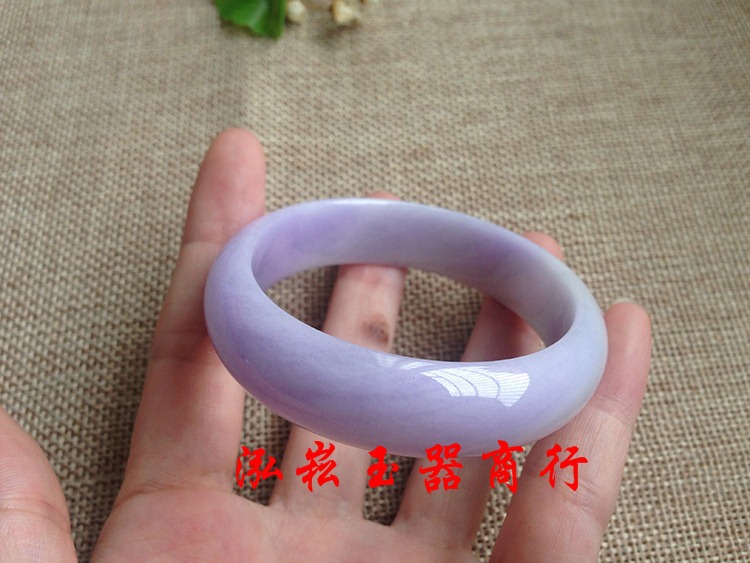 翡翠手镯级别手镯佩戴级别-第2张图片-翡翠网 翡翠手镯级别手镯佩戴级别-第2张图片-翡翠网