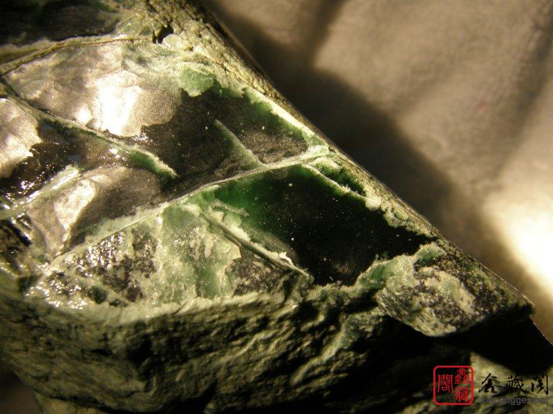 南齐翡翠原石赌石,南齐翡翠好不好-第1张图片-翡翠网 南齐翡翠原石赌石,南齐翡翠好不好-第1张图片-翡翠网