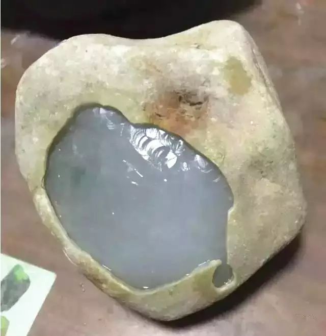 真正翡翠原石图片大全,高品质切翡翠原石图片欣赏-第1张图片-翡翠网 真正翡翠原石图片大全,高品质切翡翠原石图片欣赏-第1张图片-翡翠网