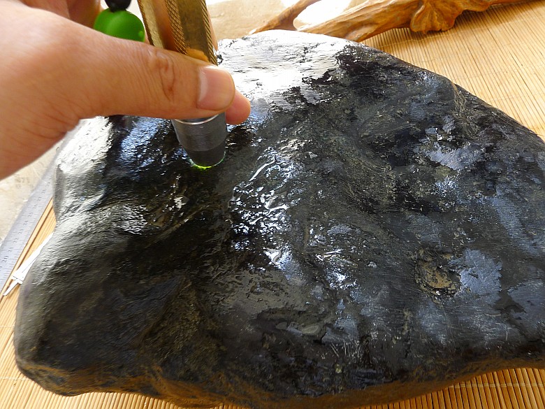 翡翠赌石的松花知识翡翠松花色料原石图片-第2张图片-翡翠网 翡翠赌石的松花知识翡翠松花色料原石图片-第2张图片-翡翠网