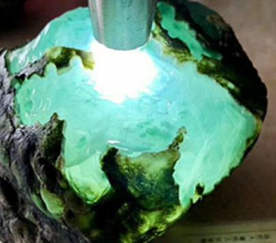 翡翠原石种水的特点的简单介绍-第2张图片-翡翠网 翡翠原石种水的特点的简单介绍-第2张图片-翡翠网