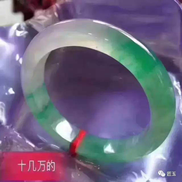 30万翡翠手镯的简单介绍-第1张图片-翡翠网 30万翡翠手镯的简单介绍-第1张图片-翡翠网