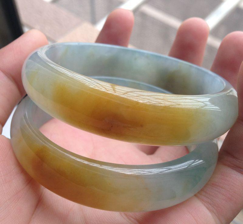 翡翠手镯带黄翡的简单介绍-第2张图片-翡翠网 翡翠手镯带黄翡的简单介绍-第2张图片-翡翠网