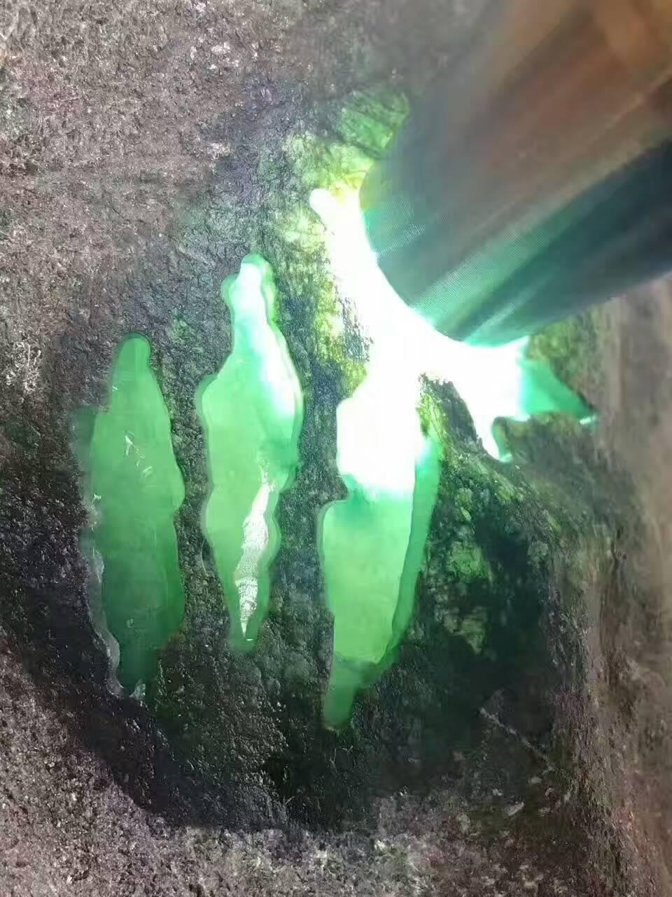 包含天然翡翠矿场原石的词条-第1张图片-翡翠网 包含天然翡翠矿场原石的词条-第1张图片-翡翠网